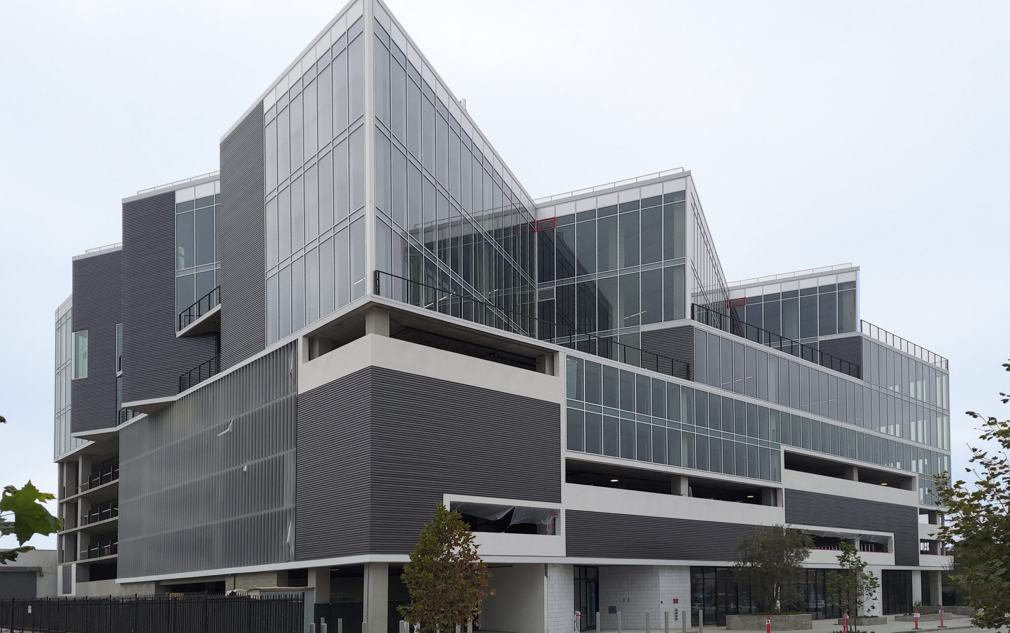 Point-supported Curtain Wall, Double-skin Curtain Wall, Transparent Facade System, Sustainable Curtain Wall, Curtain Wall Manufacturer